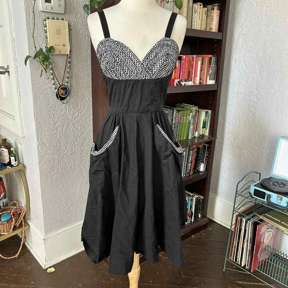 Trashy Diva Black and White Midi Dress - Picture 1 of 5